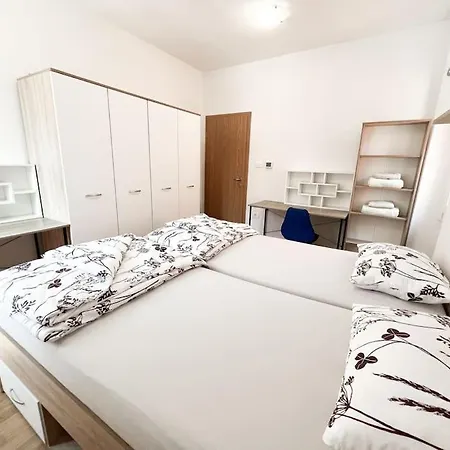 Appartement Apartma - *