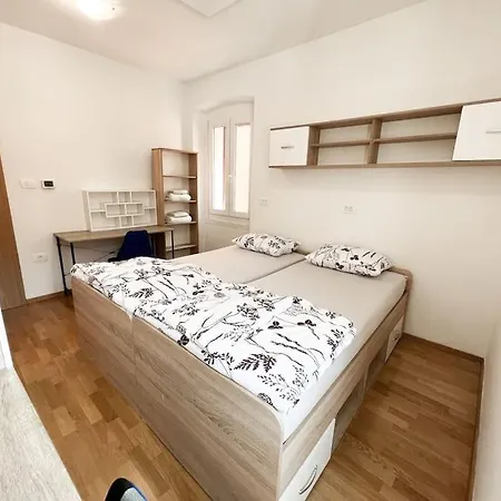 Appartement Apartma - Koper